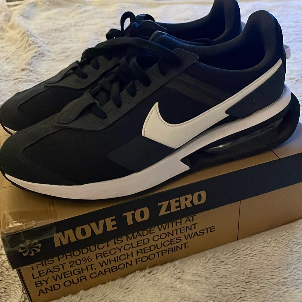 Nike Air Max Pre-Day Black and White Size 12